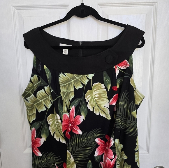Plus Size Kim Rogers Floral Dress - Picture 3 of 7